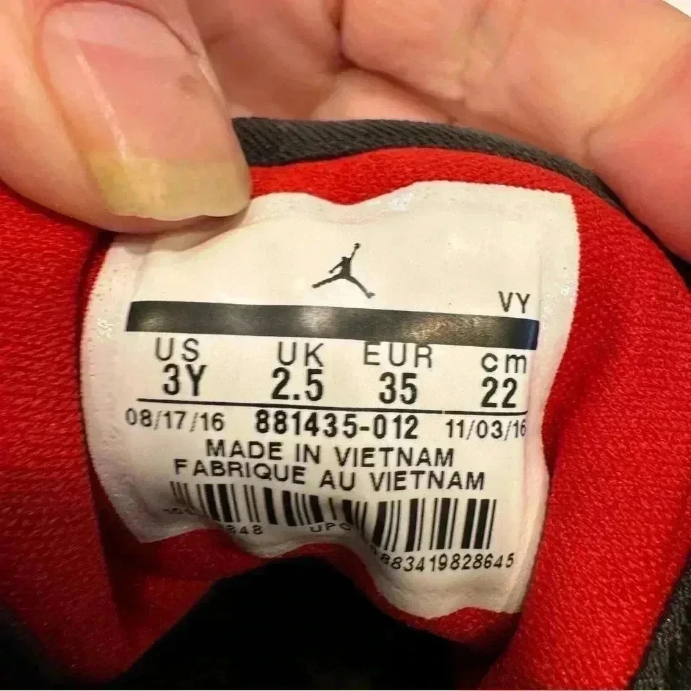 Nike Air Jordan Retro Mid Suede Black/Red Youth 3Y Boys (88435-012)